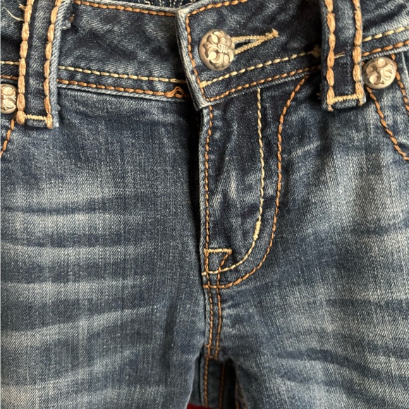 Miss Me Cut-off Jean Shorts - Picture 3 of 9